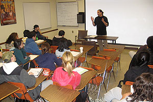 Avner Faingulernt speaks to a class Avner Faingulernt speaks to a class