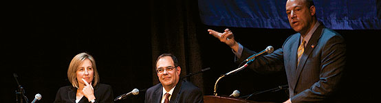 Dee Dee Myers, Hofstra Professor Bob Papper and Ari Fleischer