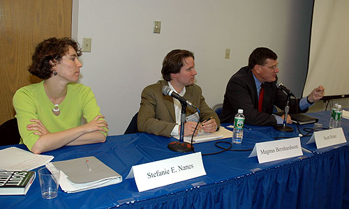Stephanie E. Nanes, Magnus Bernhardsson and Scott Ritter at the Iraq: Sanctions and Inspections panel