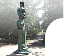 Henry Moore, Upright Motive No. 9
