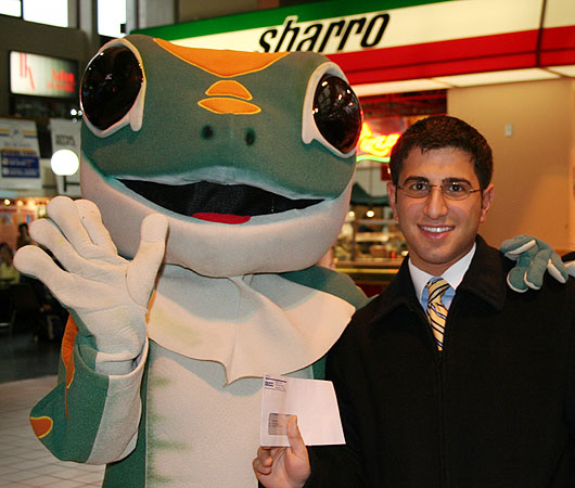 Geico lizard and Hofstra student Brian Delshad Geico lizard and Hofstra student Brian Delshad