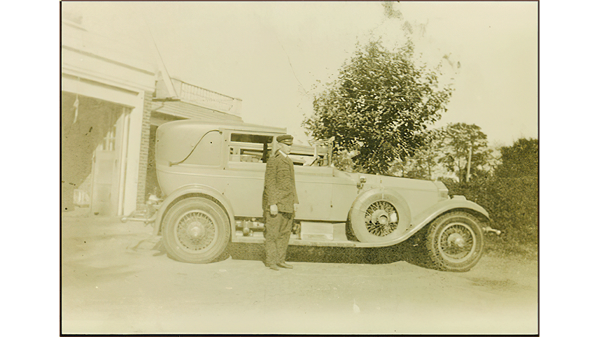 Hofstra History: The Hofstra Home. The estate included stables and garages. Mr. Hofstra was a member of the Automobile Association and had several cars, such as a Rolls Royce and a Packard. The Hofstras traveled extensively, visiting at home and abroad. They attended the opera at the Met on Monday nights and often stayed in New York for several days afterward. They had a room at the Plaza or the Sherry-Netherlands Hotel and entertained there as well.
